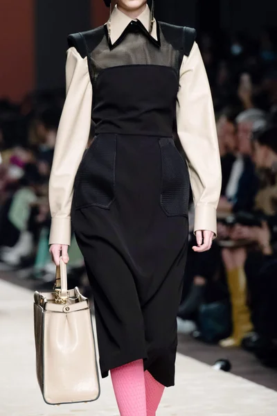 Look 11